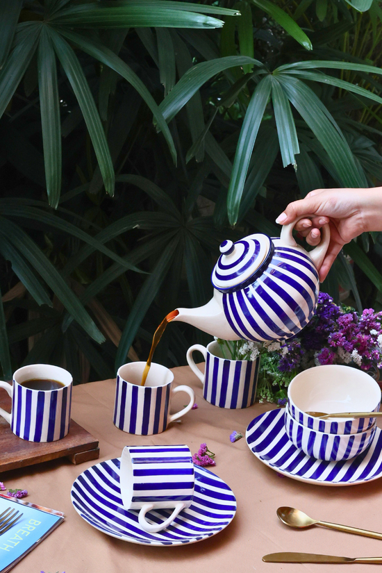 thick stripes // table for one 