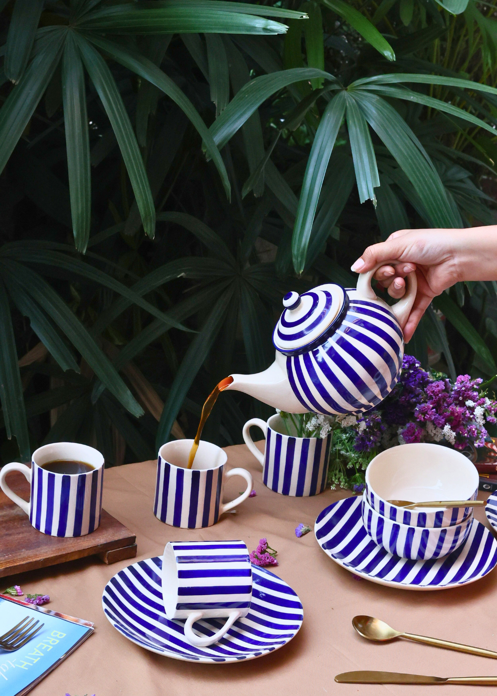 thick stripes // table for one 