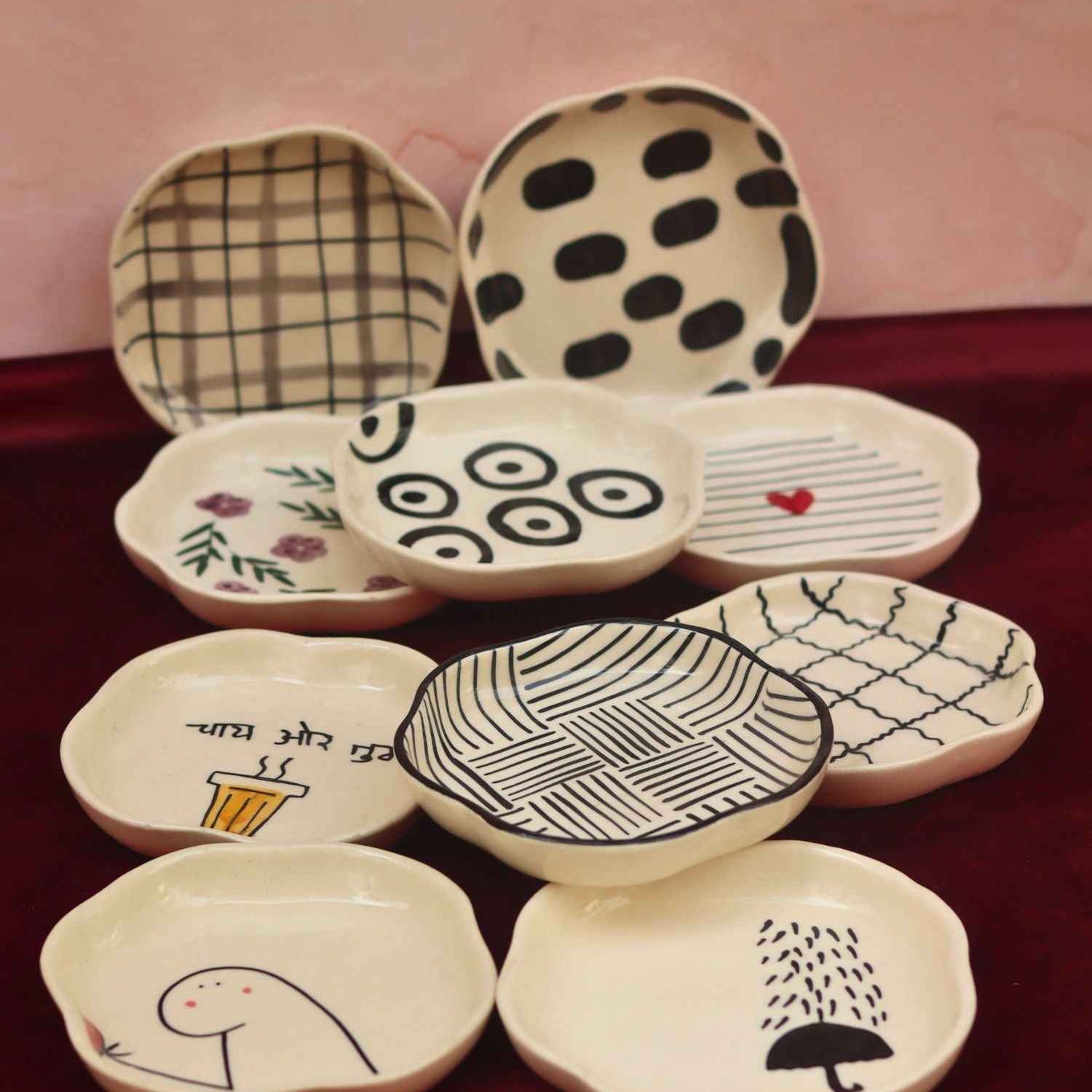 Set of 10 Black & White Bliss dessert plates combo (for the price of 7)
