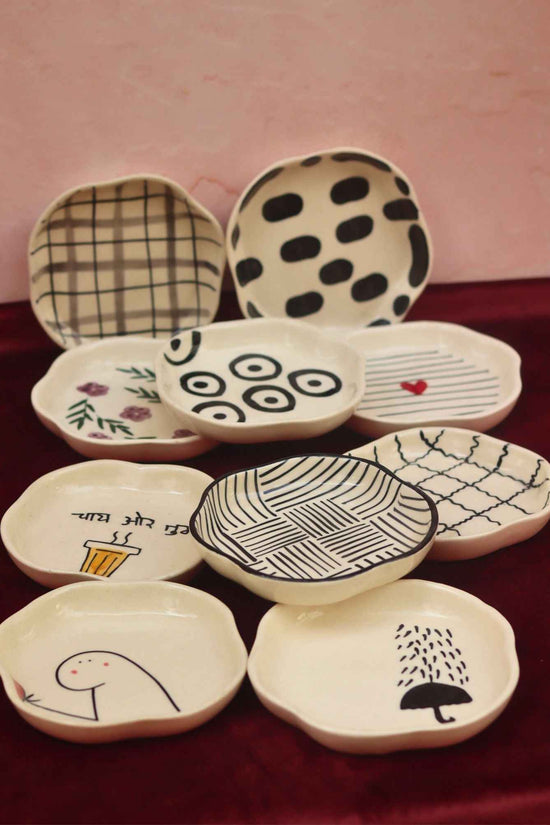 Set of 10 Black & White Bliss dessert plates combo (for the price of 7)