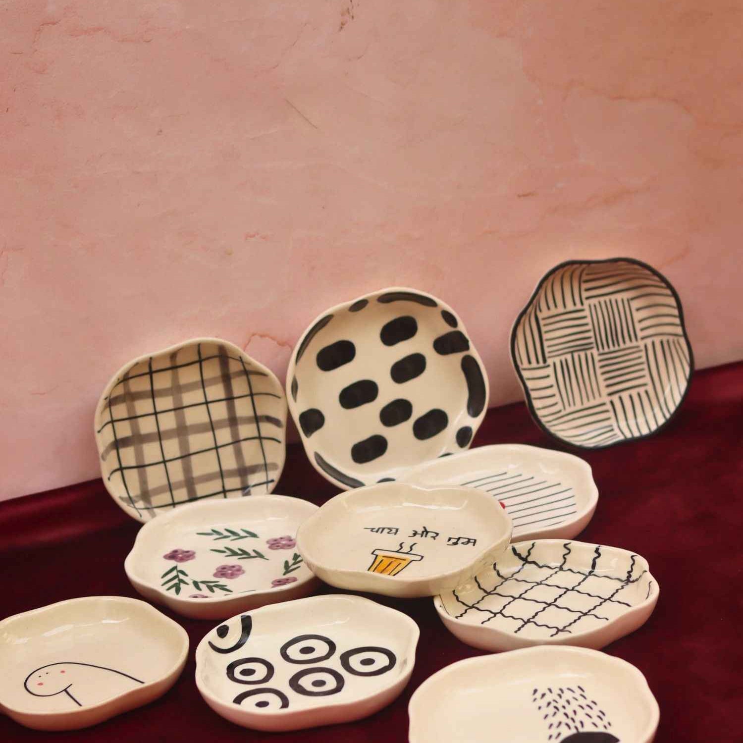 Set of 10 Black & White Bliss dessert plates combo (for the price of 7)