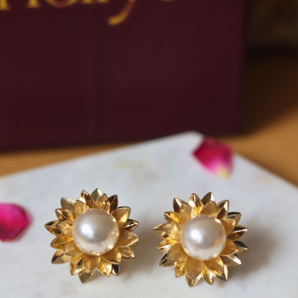 Anti tarnish Floral Shine Earring