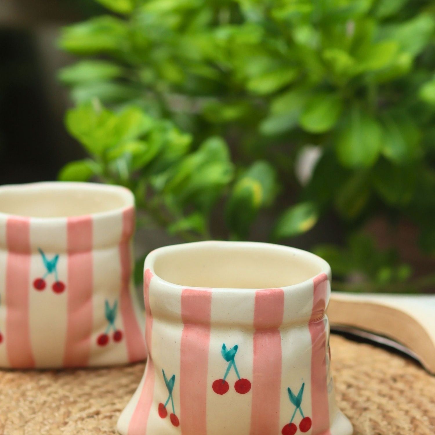 Striped Pouch Mug made by ceramic