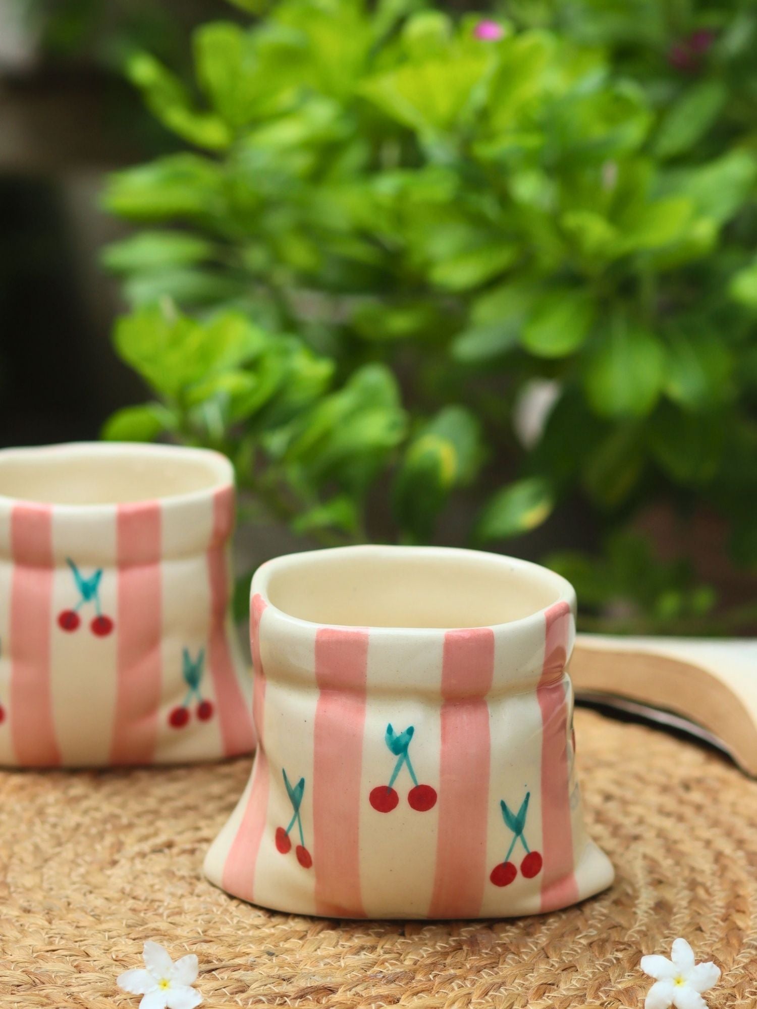 Striped Pouch Mug made by ceramic