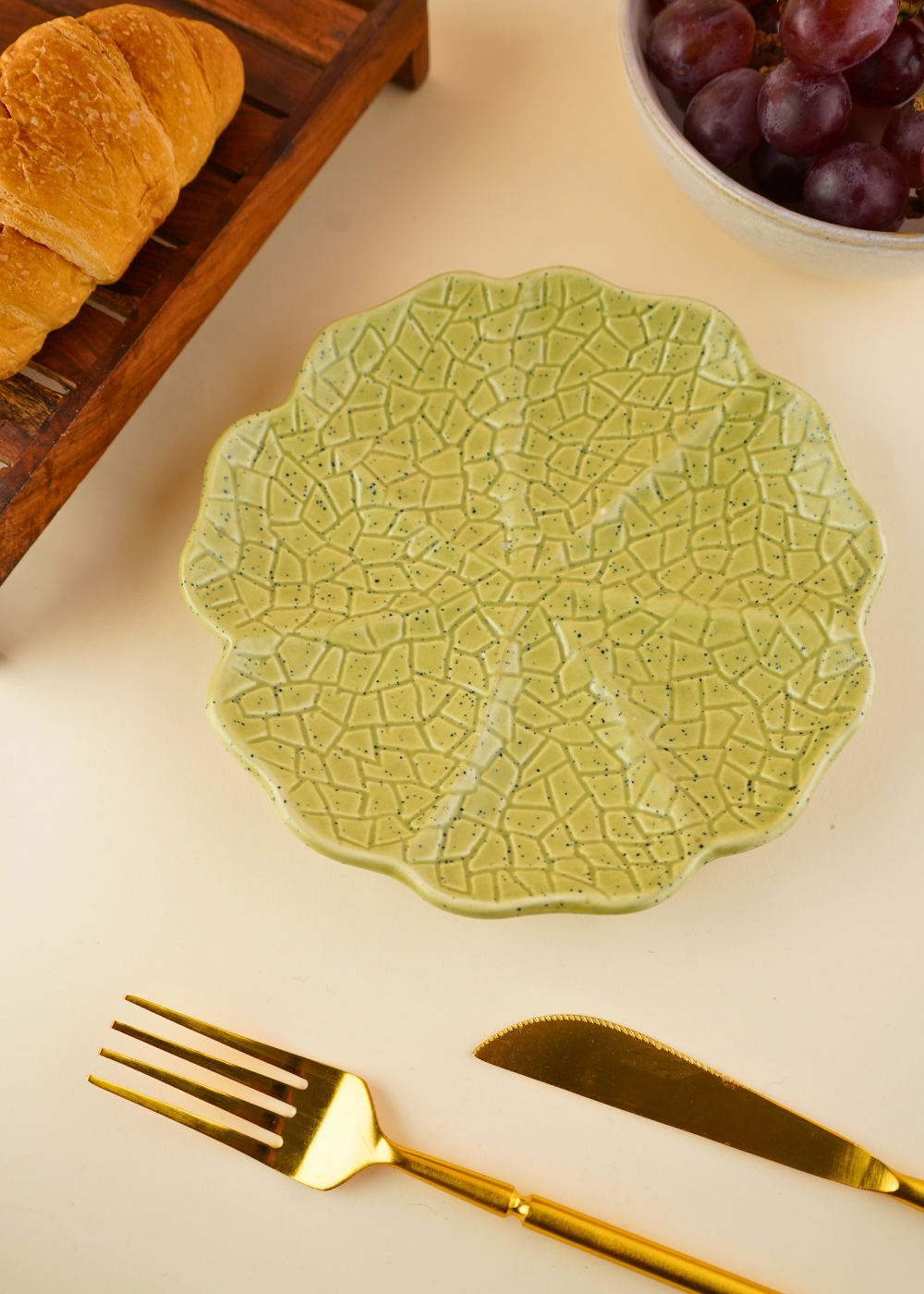 green cabbage snack plate made by ceramic 