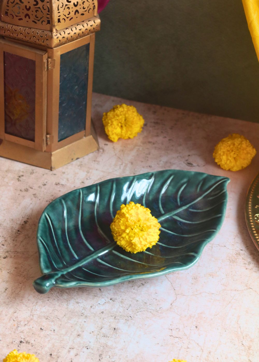 Foilage Leaf Platter made by ceramic