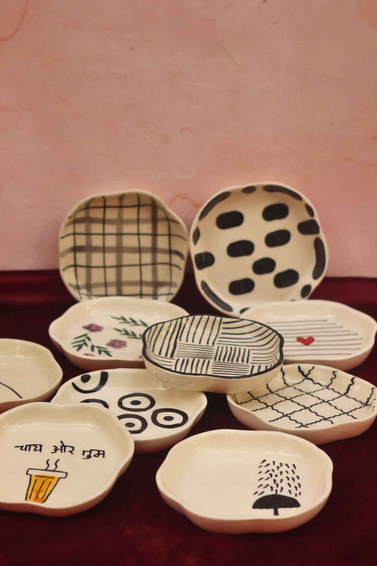 Set of 10 Black & White Bliss dessert plates combo (for the price of 7)