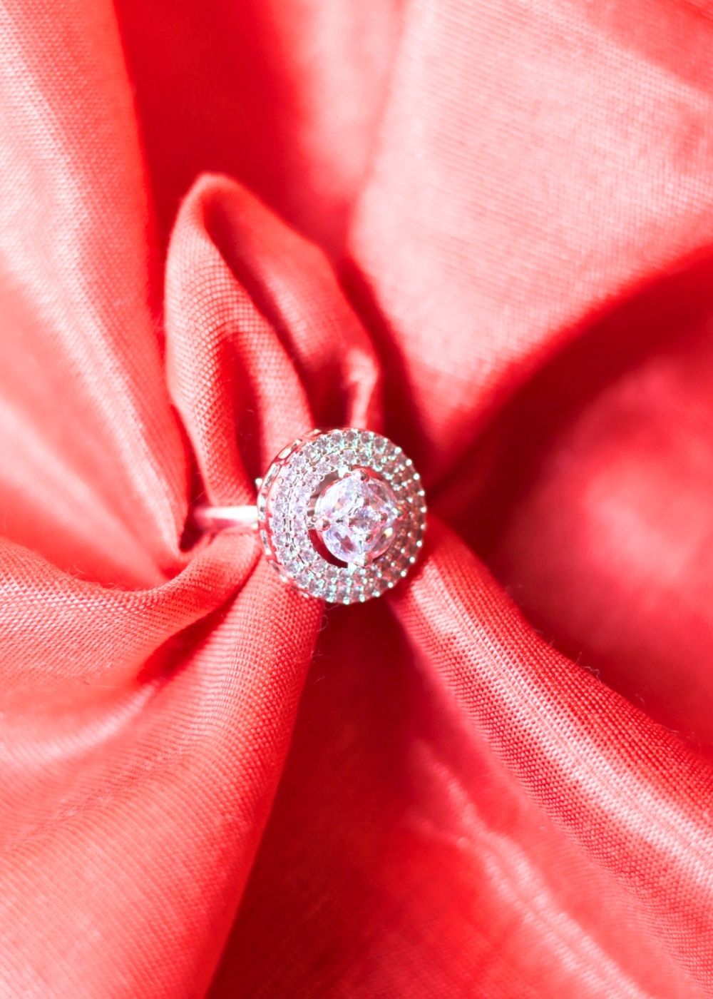 Waterproof Timeless Halo Ring