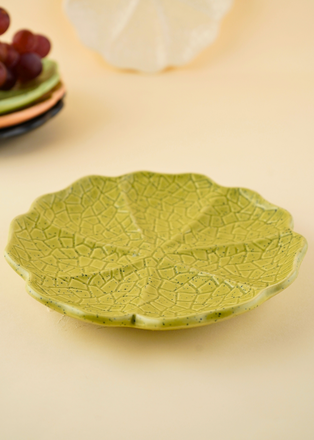 green cabbage snack plate with cabbage leaf design