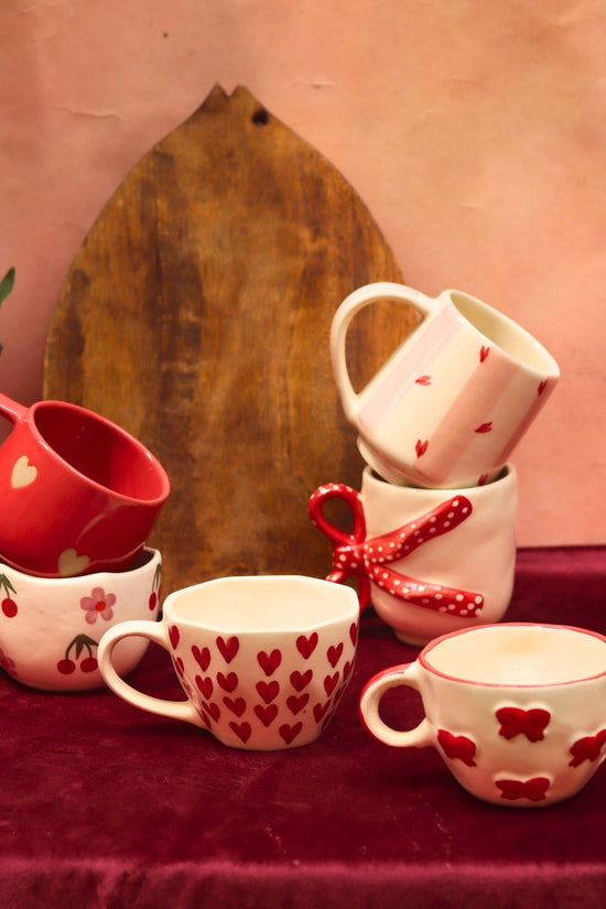 Set of 6 Heartwarming Mugs (for the price of 5) made by ceramic