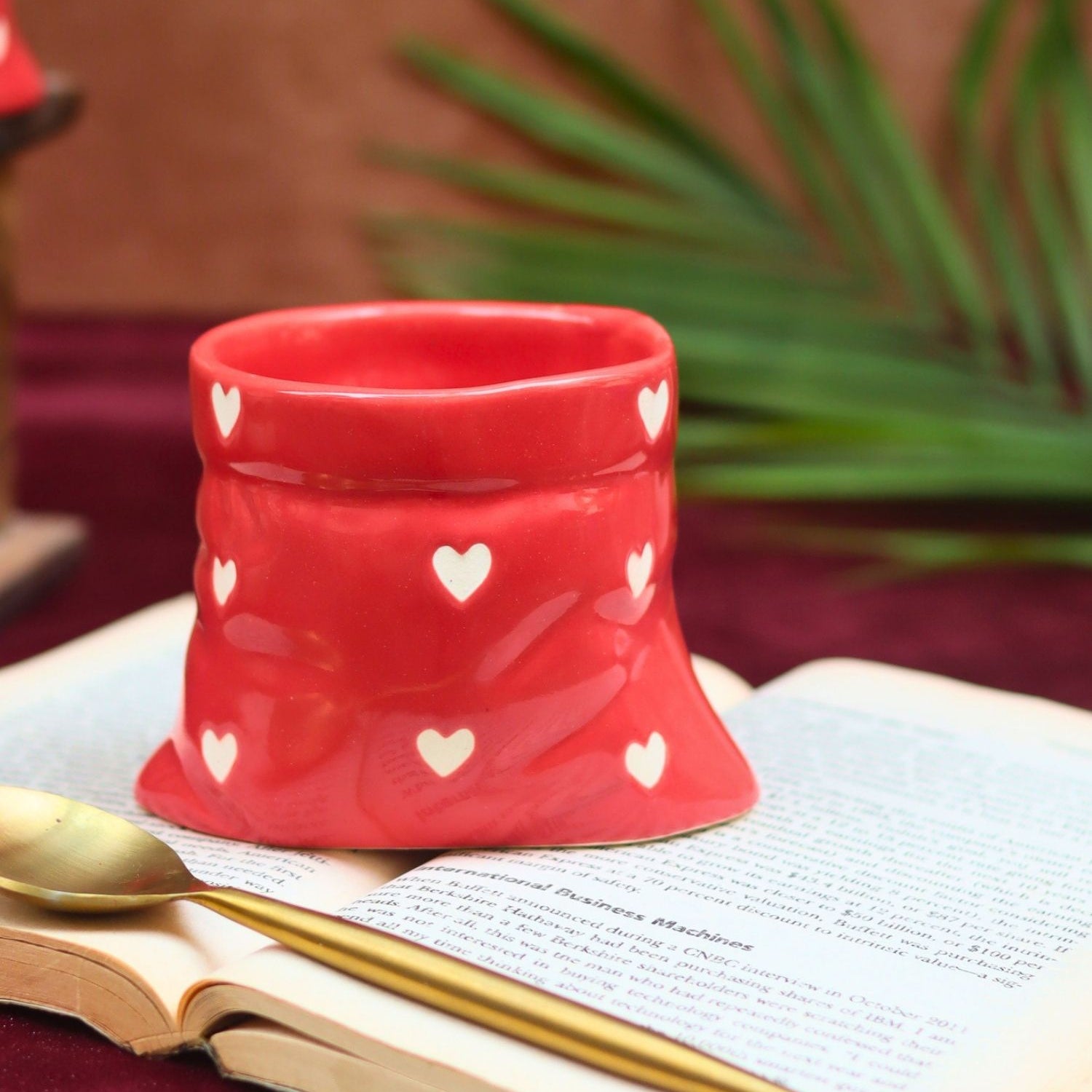 Red Heart Pouch Mug made by ceramic