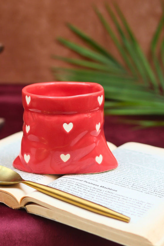 Red Heart Pouch Mug made by ceramic