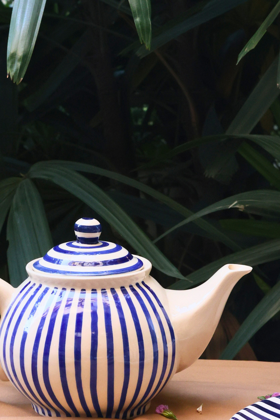 Vibrant blue color tea pot 