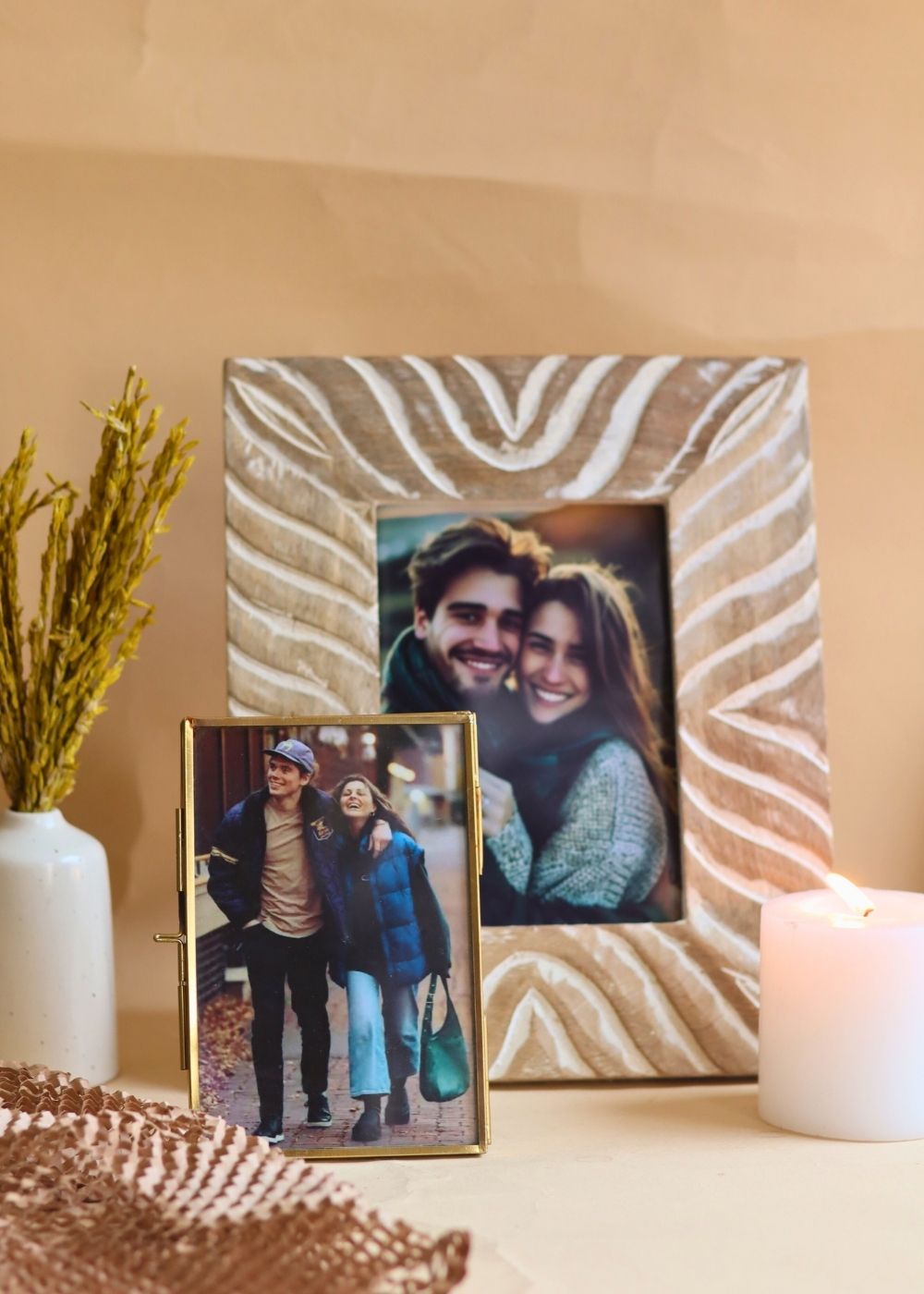 Waves Carved Wooden Frame & Minimal Glass Frame with premium quality material