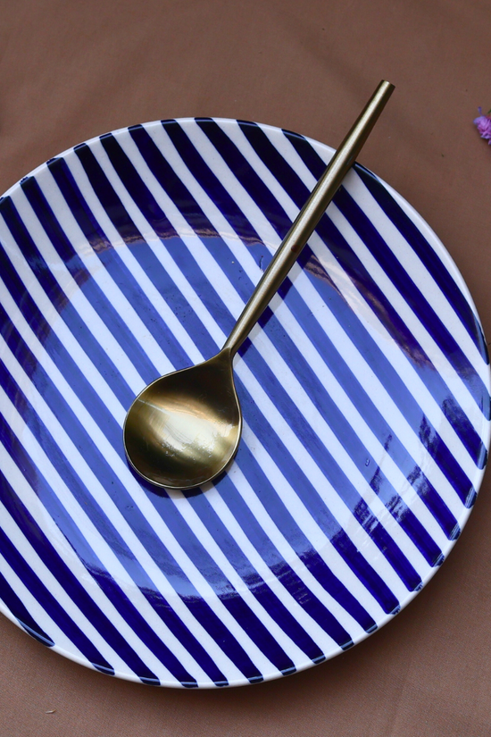 Thin stripes ceramic plate 