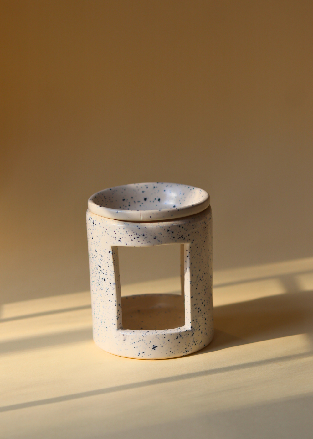 White Aroma Tea Light Diffuser