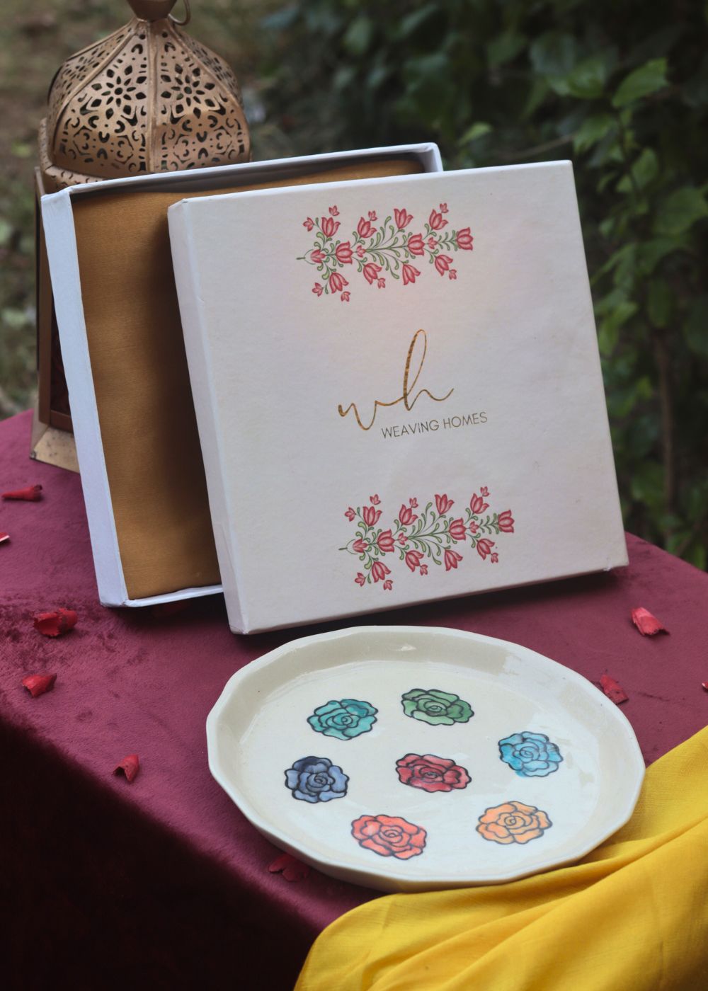 Roses Plate in a Gift Box made by ceramic