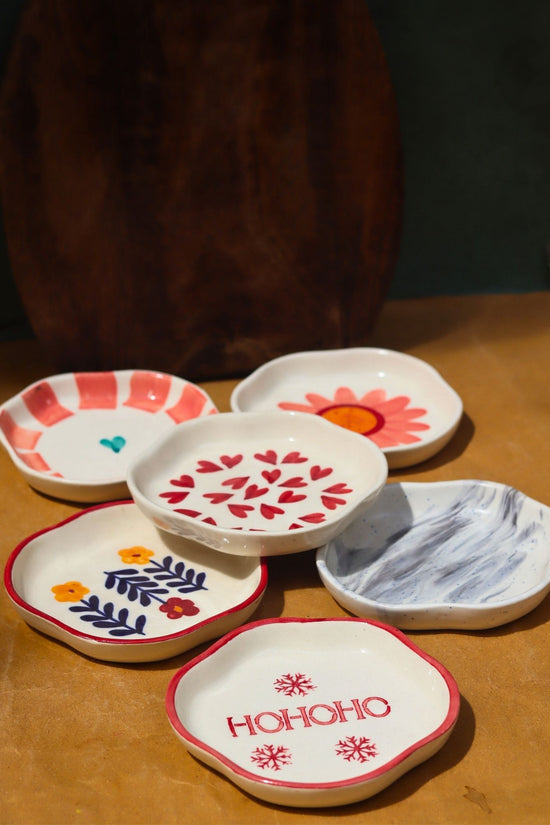 Set of 6 Chic Dessert Plates (for the price of 5)