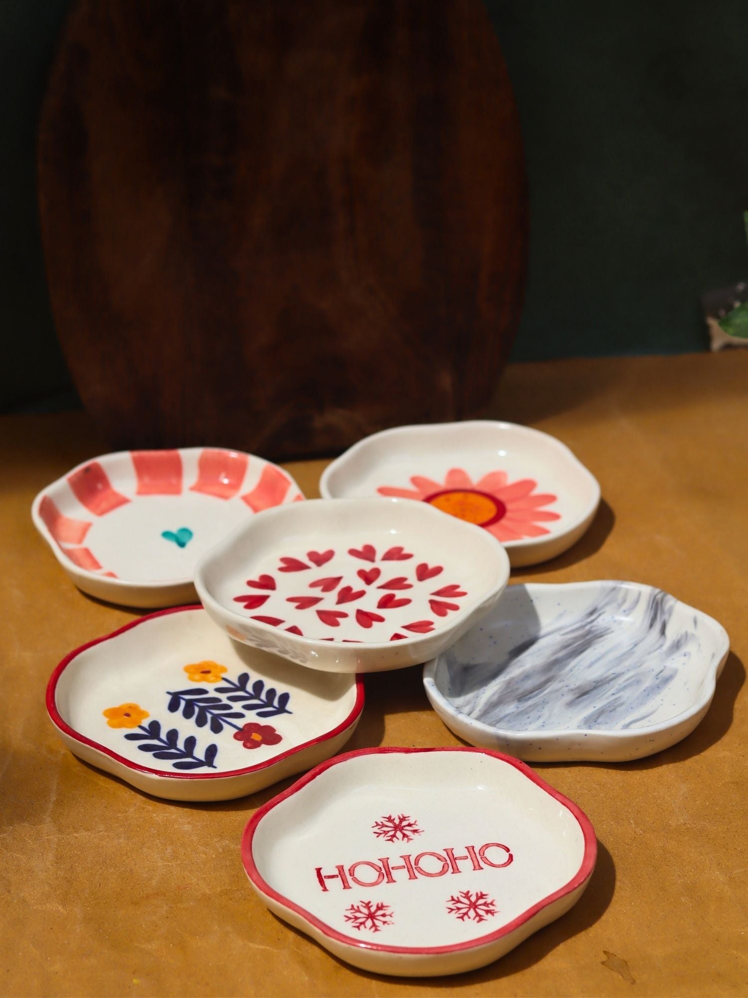 Set of 6 Chic Dessert Plates (for the price of 5)