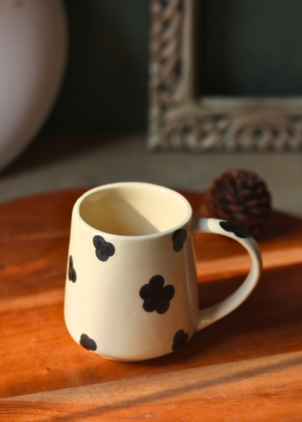 Ceramic coffee mug black and white