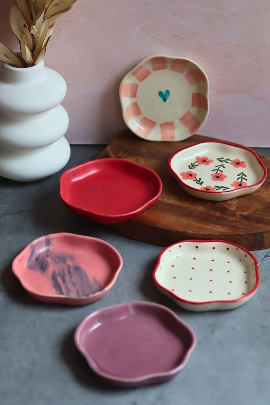 handmade Set of 6 Neutral & Handpainted Dessert plate (for the price of 5)