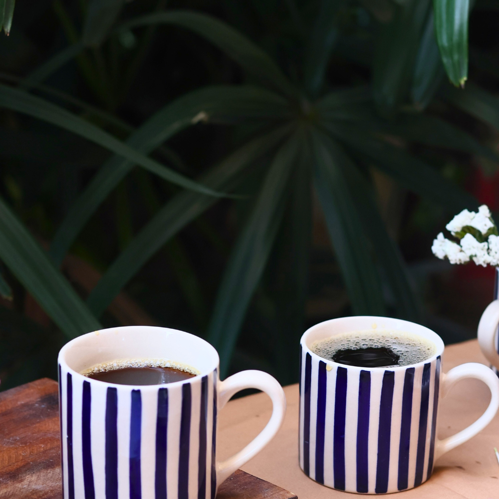 Thin stripes tea cups