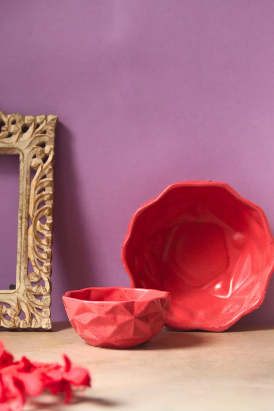 Set of two bowls red diamond