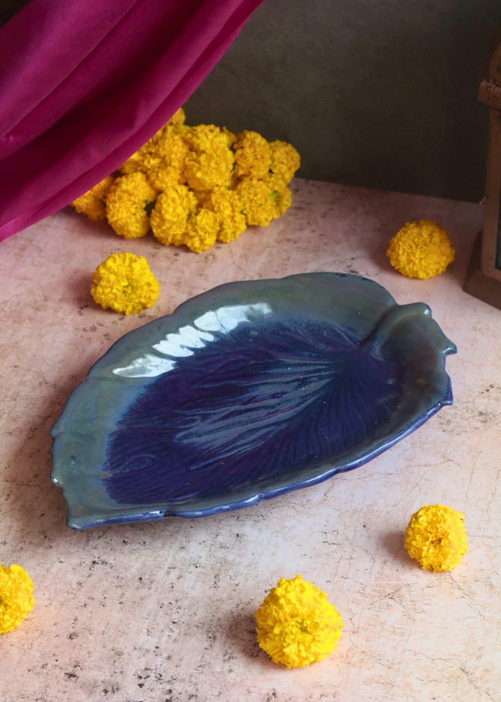 Royal Blue Betel Leaf Platter made by ceramic