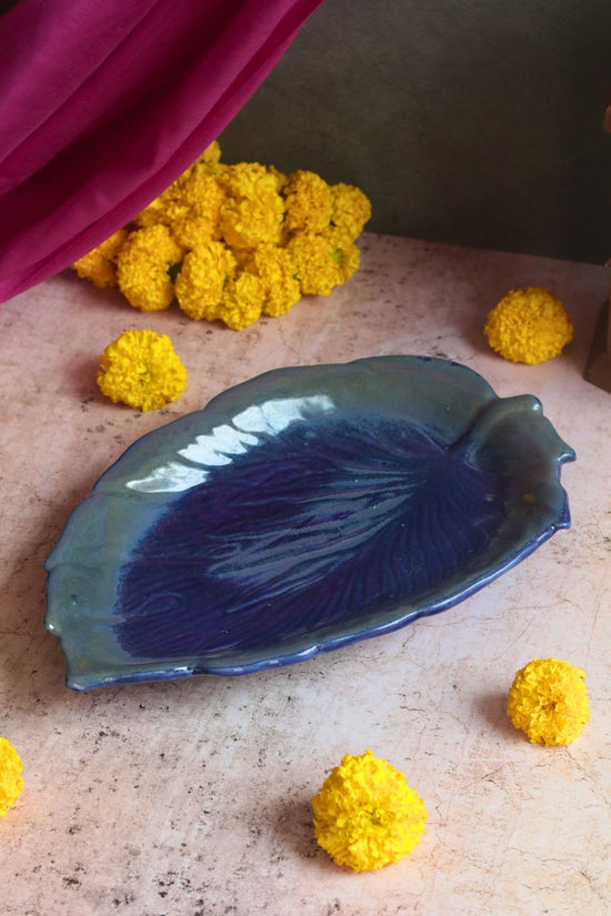 Royal Blue Betel Leaf Platter made by ceramic