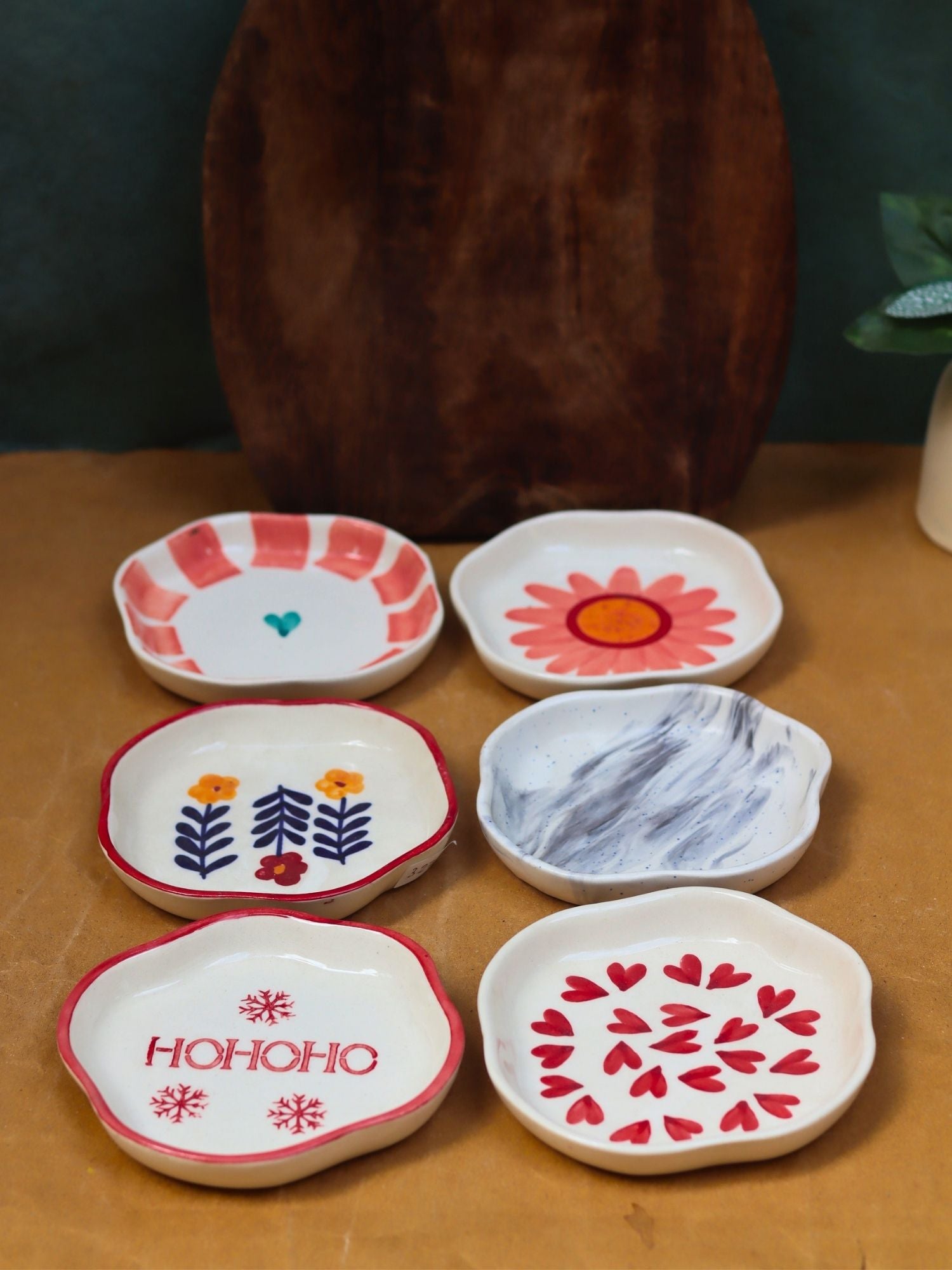 Set of 6 Chic Dessert Plates (for the price of 5)