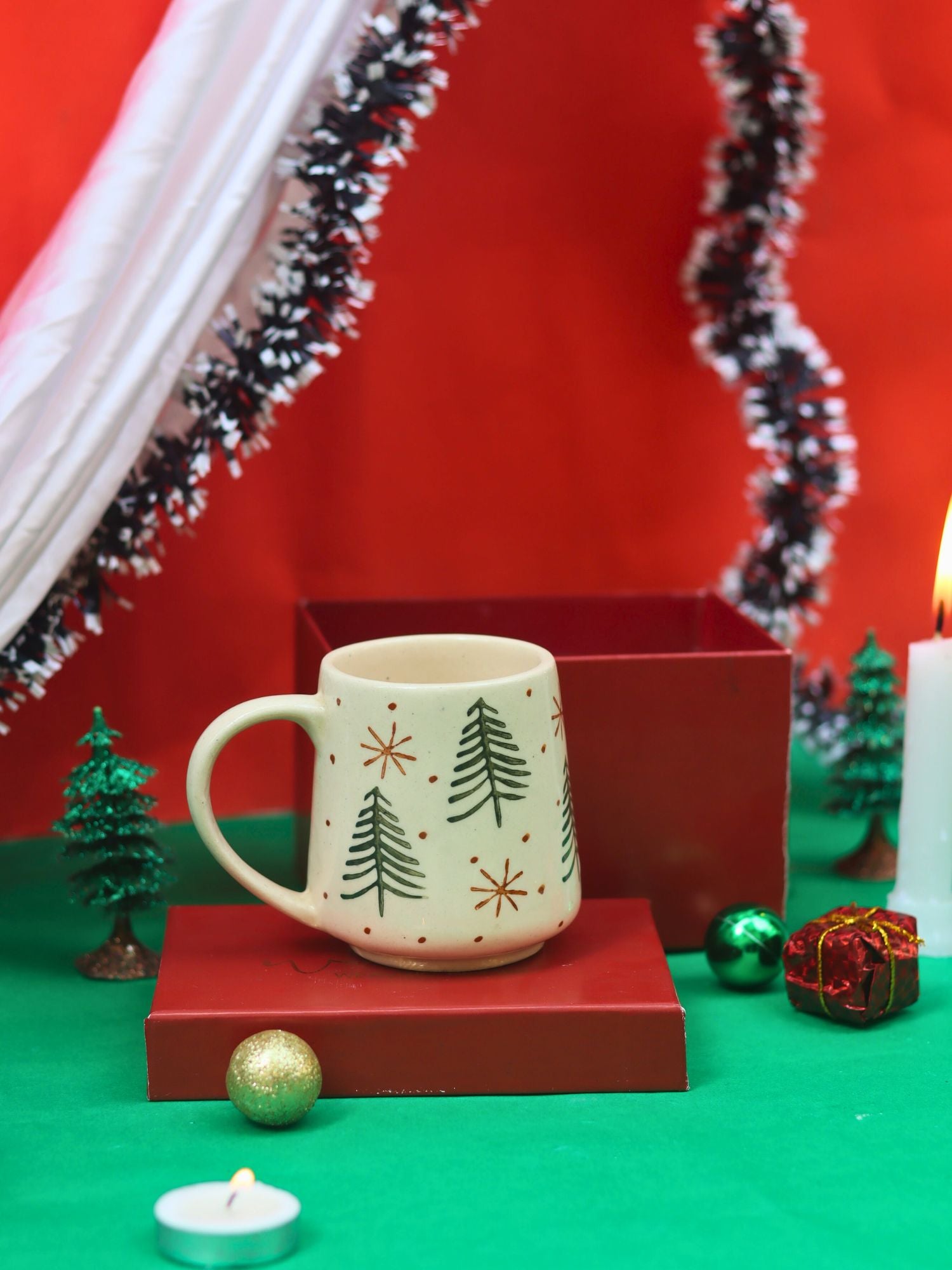 The X-mas Mug in a Gift Box made by ceramic