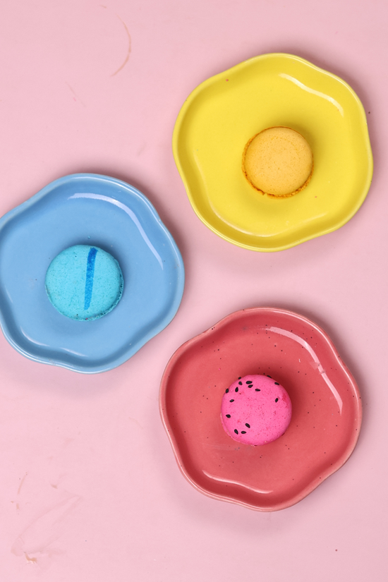 set of 3 plates in different colors