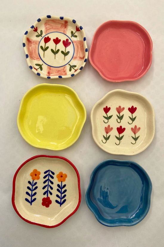 Set of 6 Delightful Treat Handmade Dessert Plate (for the price of 5) with premium quality material