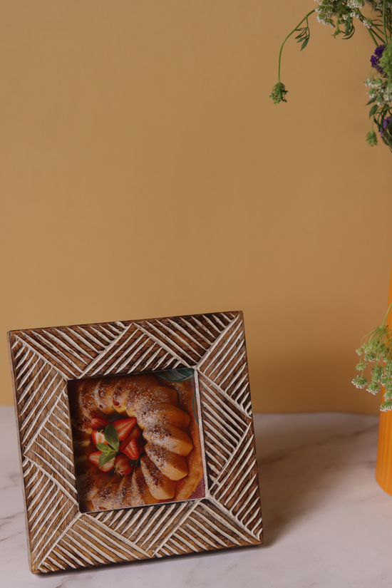 Square lines carved photo frame 