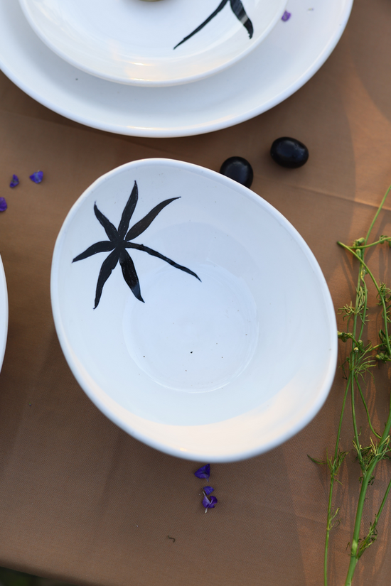 Black leaf bowl