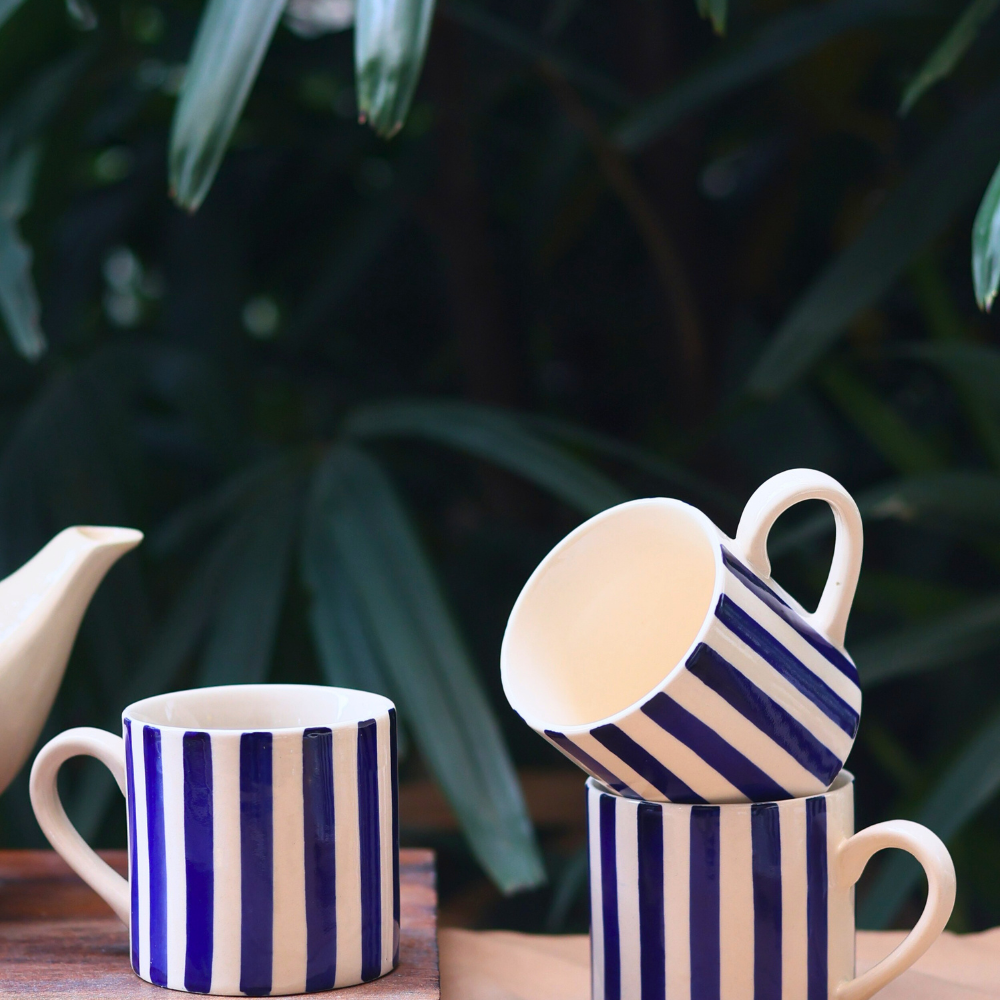 Thick stripes tea cups