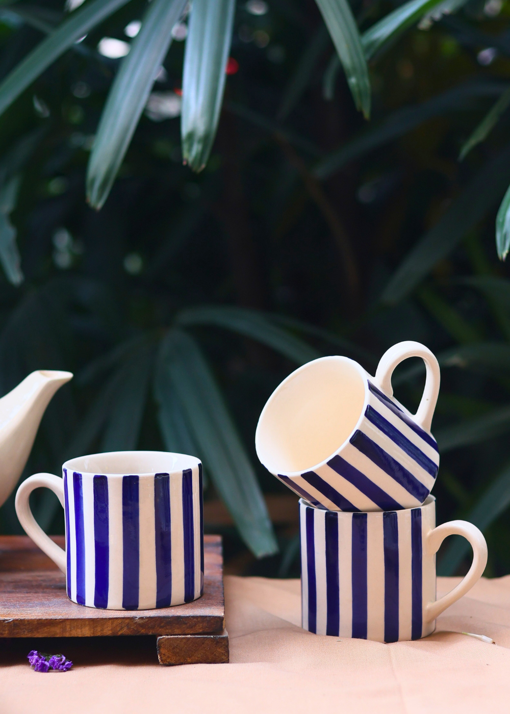 handmade thick stripes tea cups made by ceramic 