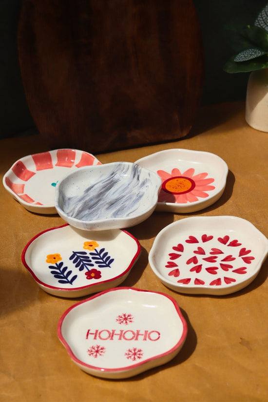 Set of 6 Chic Dessert Plates (for the price of 5)