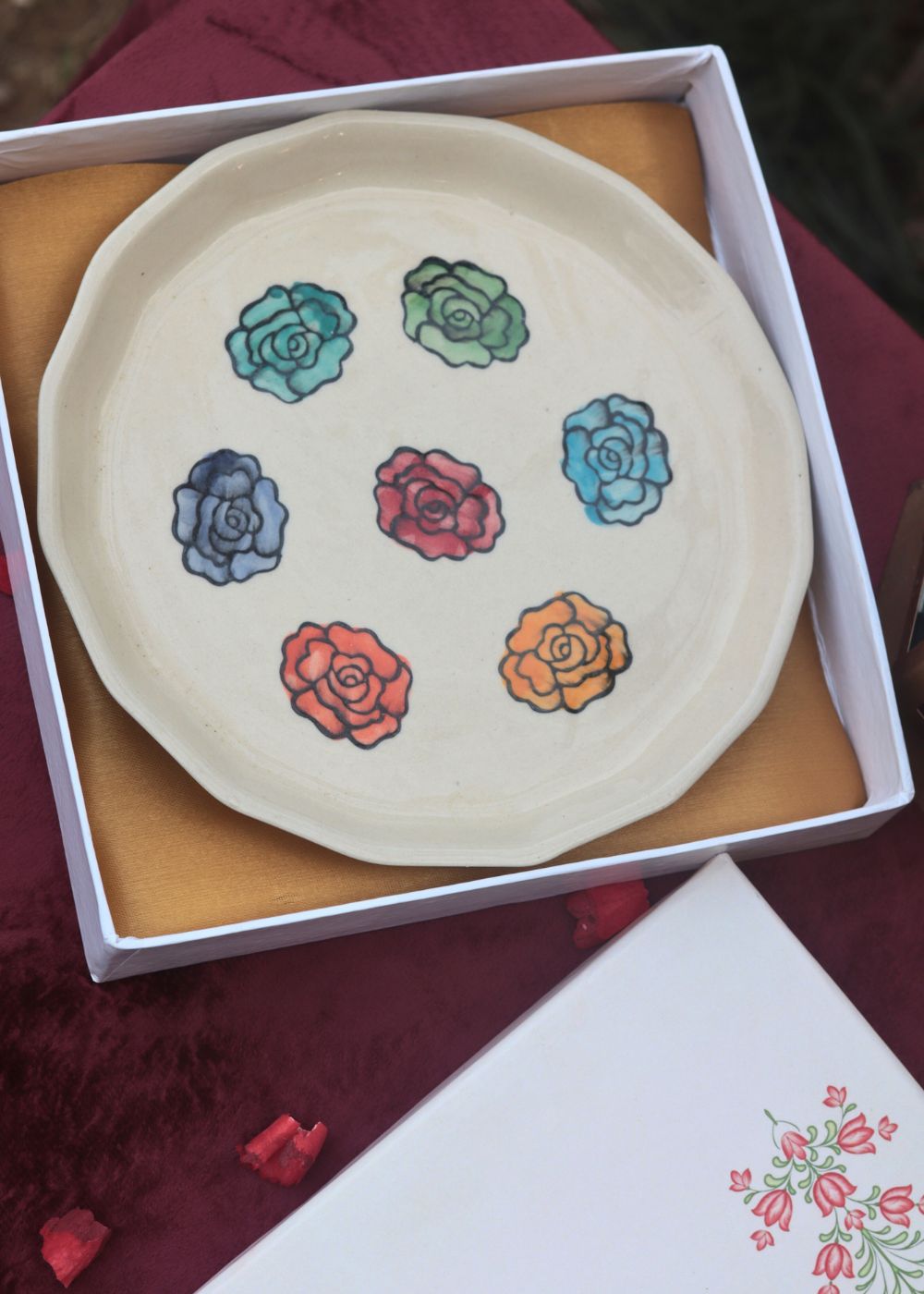 Roses Plate in a Premium Gift Box for this festival