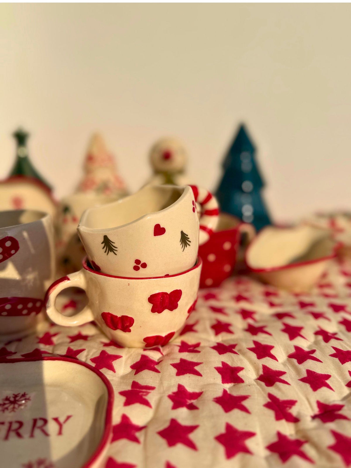 Set of 2 - Bow & Holly Jolly Mug Combo made by ceramic