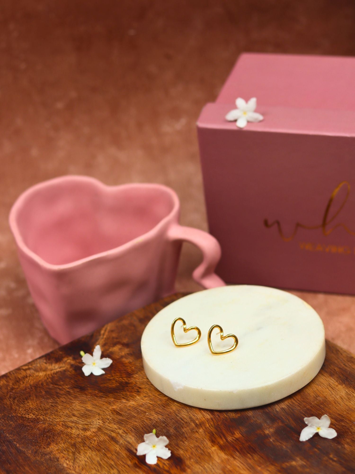 Dusty Pink Heart Shaped Karva Chauth hamper made with premium quality material