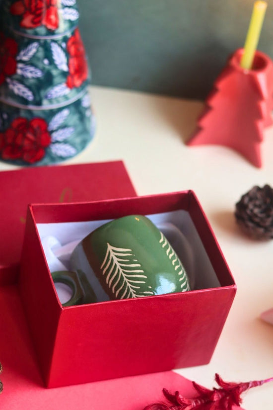 Christmas Tree Cuddle Mug - Green in a Gift Box with premium quality material