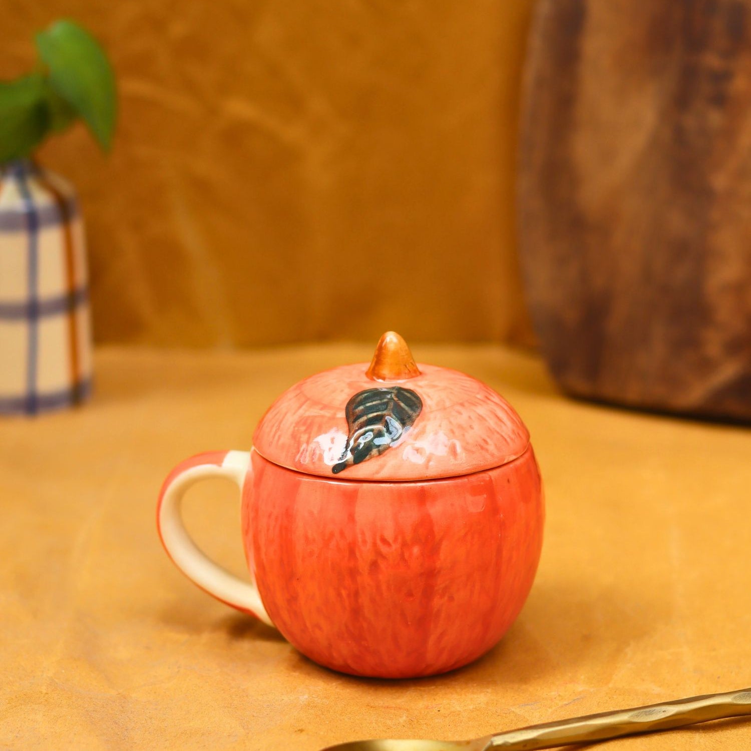 lead free Orange mug with lid 