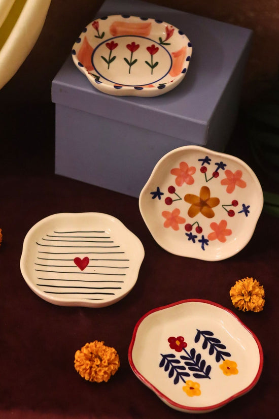 Set of 4 - Bloom, Striped heart, Peony & Floral bloom handmade dessert plate combo in a Gift box with premium quality material