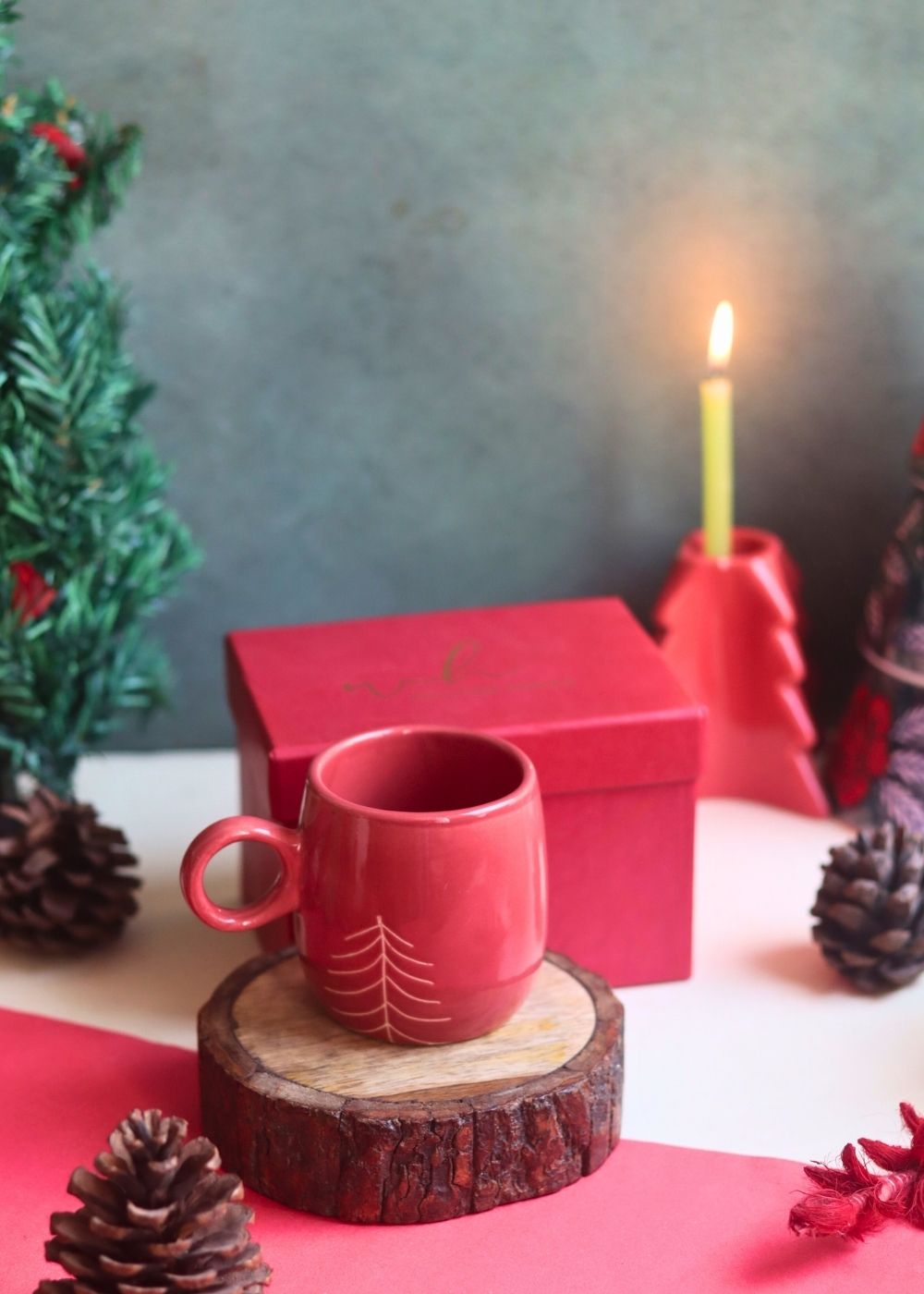 Christmas Tree Cuddle Mug - Red in a Gift Box with premium quality material