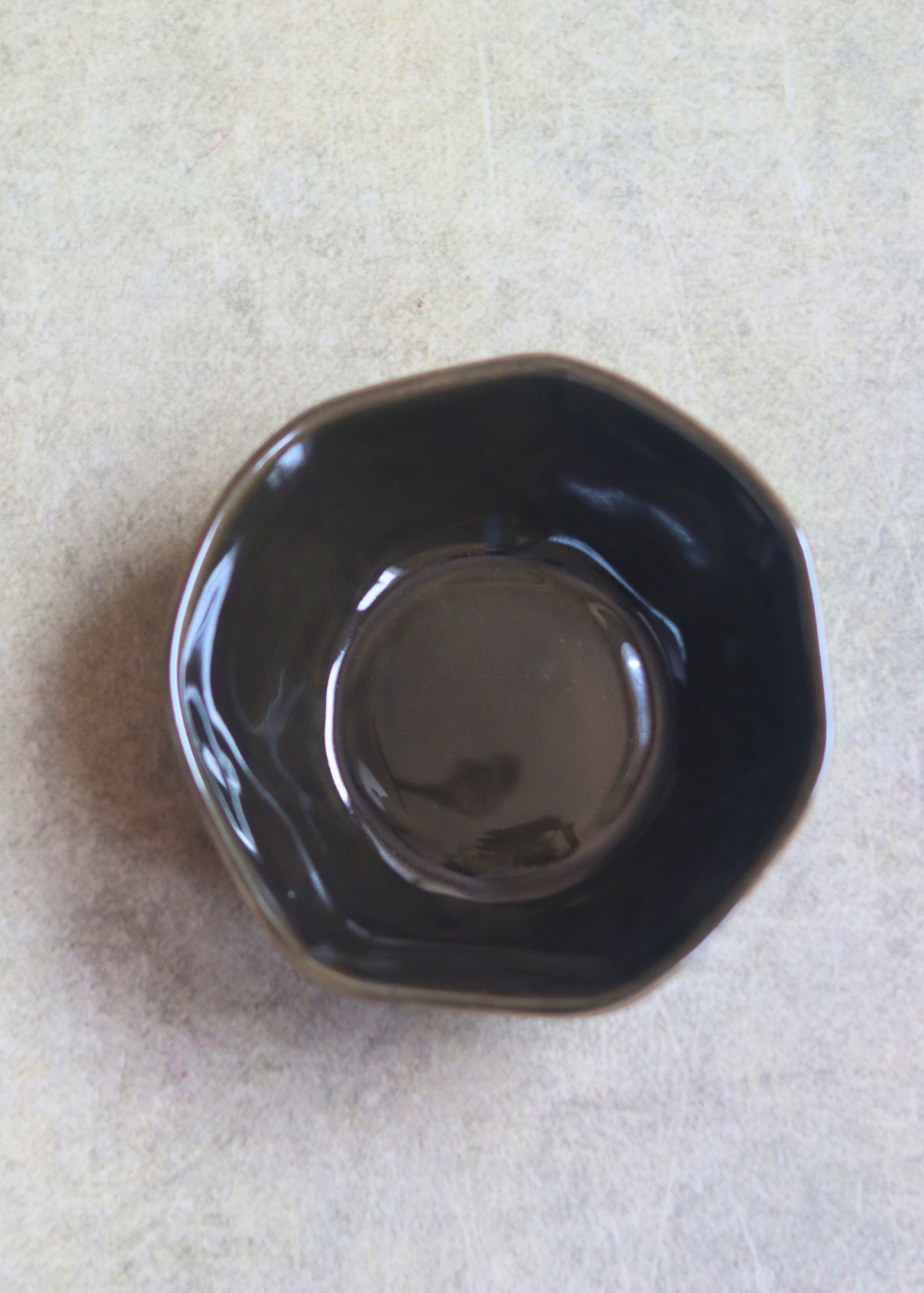 Black bowl 