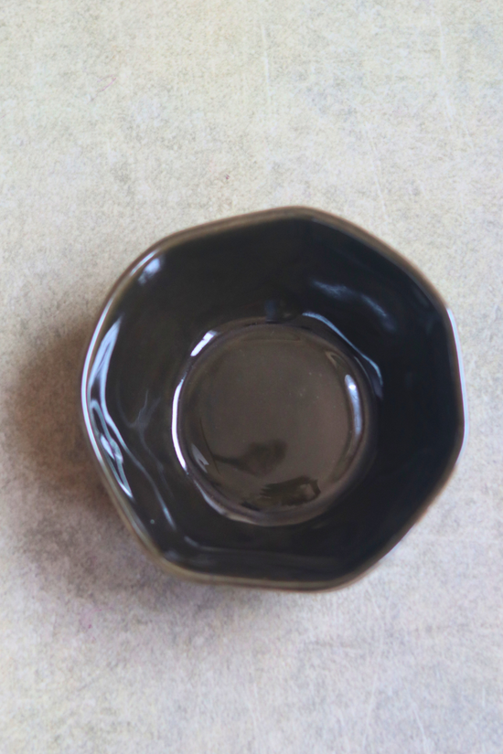 Black bowl 