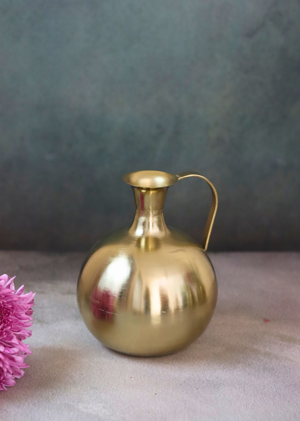 Swarn flower vase mughal design