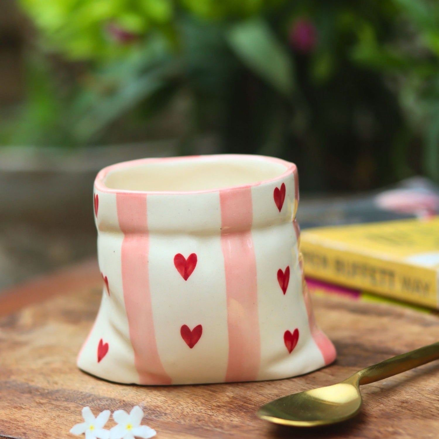 Striped Heart Pouch Mug with premium quality material