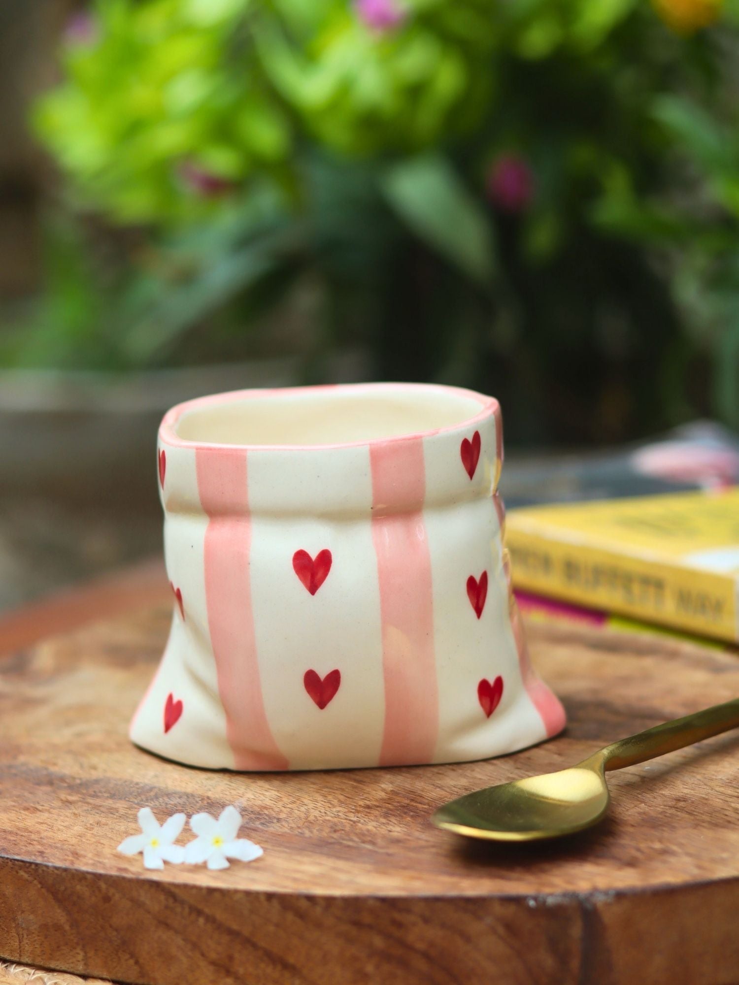 Striped Heart Pouch Mug with premium quality material